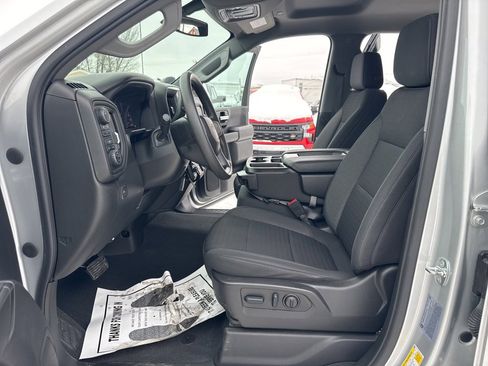 Used 2022 Chevrolet Silverado 2500 Custom w/ Custom Value Package image 17