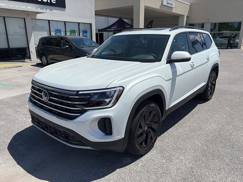 New 2026 Volkswagen Atlas SE FWD image 2