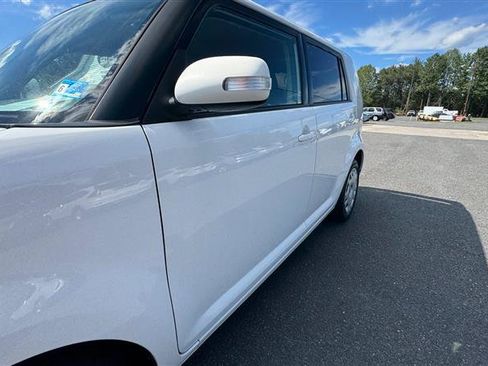 Used 2008 Scion xB FWD image 13