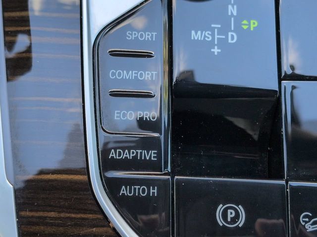 Used 2019 BMW X5 xDrive40i w/ Parking Assistance Package AWD/4WD image 31