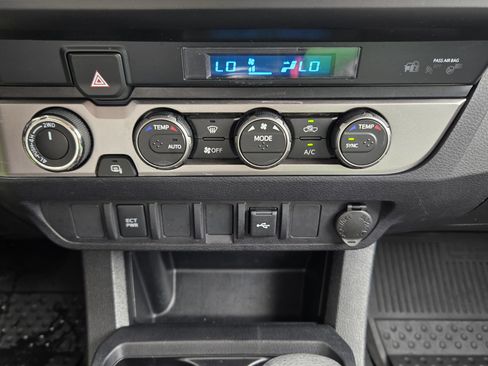 Used 2023 Toyota Tacoma SR AWD/4WD image 28