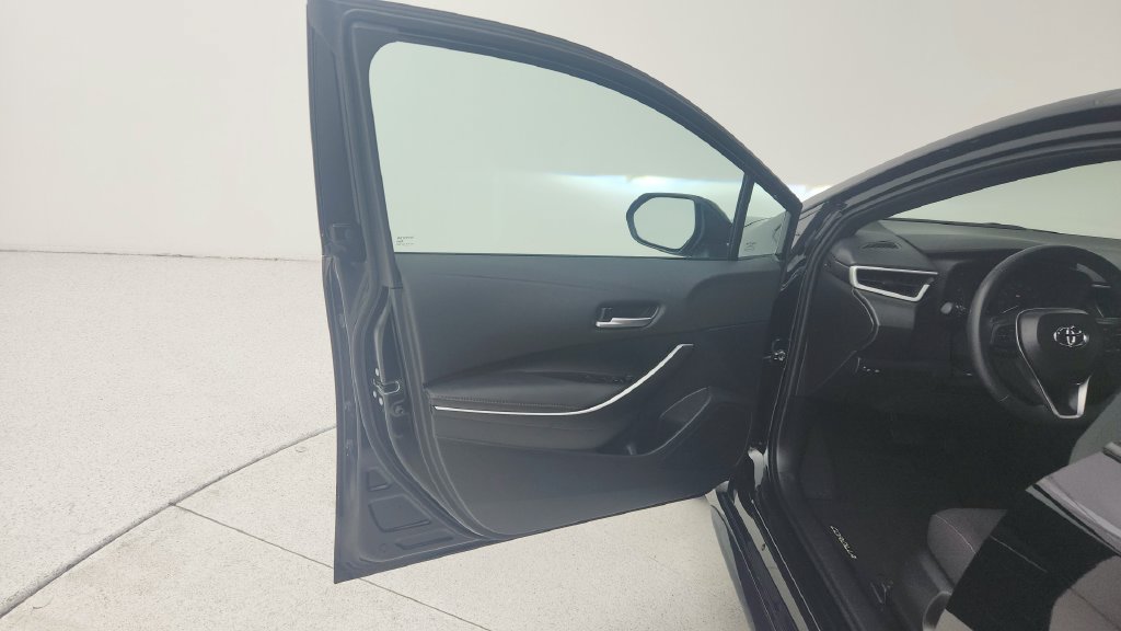 Used 2025 Toyota Corolla SE FWD image 19