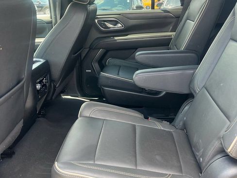 Used 2023 GMC Yukon SLT AWD/4WD image 5