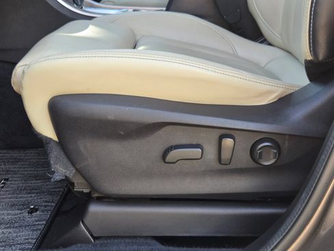 Used 2022 Subaru Ascent Limited AWD/4WD image 23