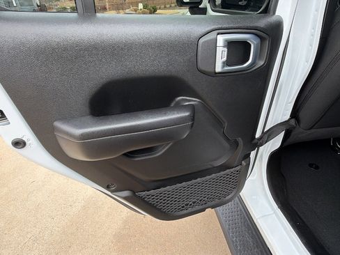 Used 2021 Jeep Wrangler Unlimited Sport image 22
