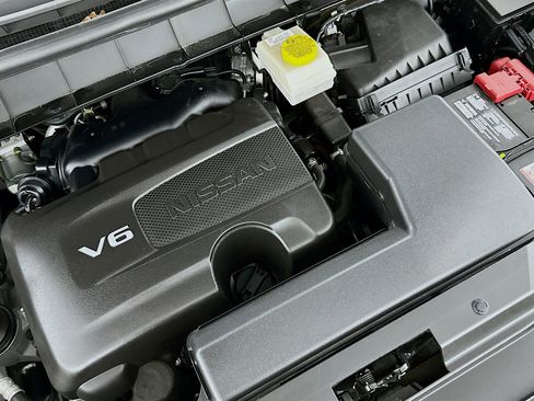 Used 2023 Nissan Pathfinder Platinum w/ Cargo Package image 36