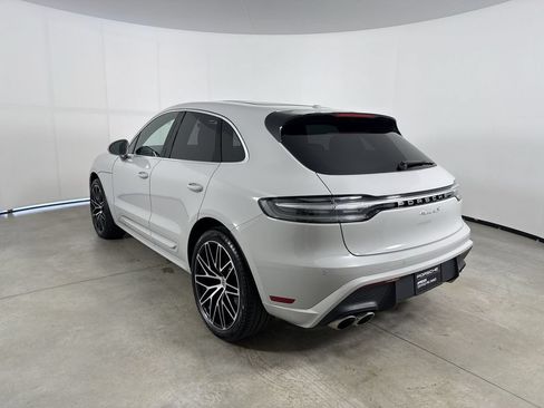 Certified 2025 Porsche Macan S AWD/4WD image 3