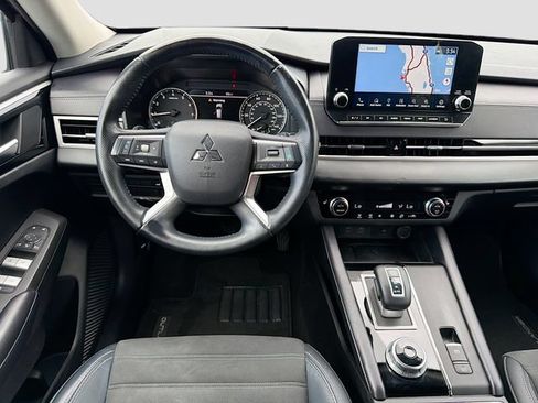 Used 2024 Mitsubishi Outlander SE FWD image 23