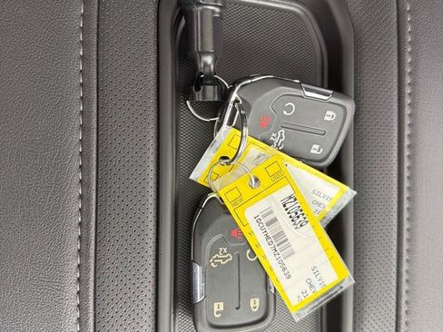 Used 2021 Chevrolet Silverado 1500 High Country image 34