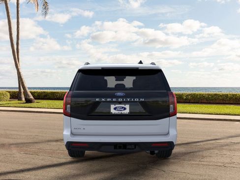 New 2026 Ford Expedition Active image 28