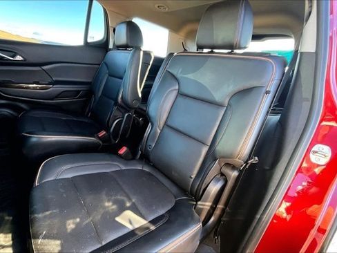 Used 2022 GMC Acadia AT4 w/ Technology Package image 22