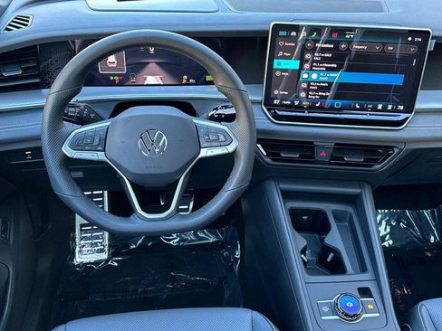 New 2026 Volkswagen Tiguan SE R-Line image 13