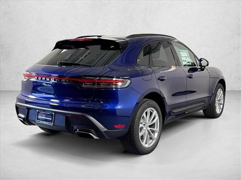 Certified 2026 Porsche Macan AWD/4WD image 9