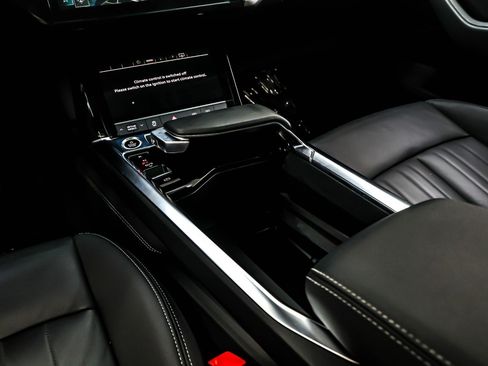 Used 2022 Audi e-tron Premium w/ Convenience Plus Package image 6