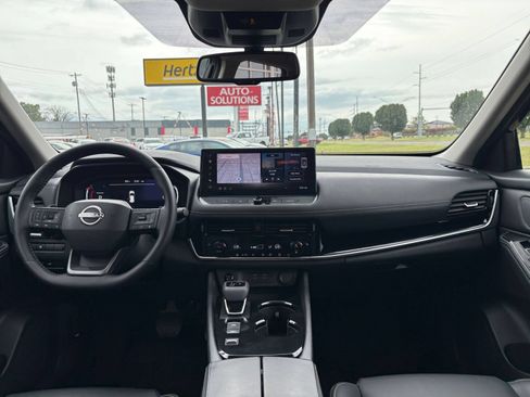 Used 2026 Nissan Rogue SL FWD image 35