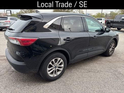 Used 2022 Ford Escape SE image 9