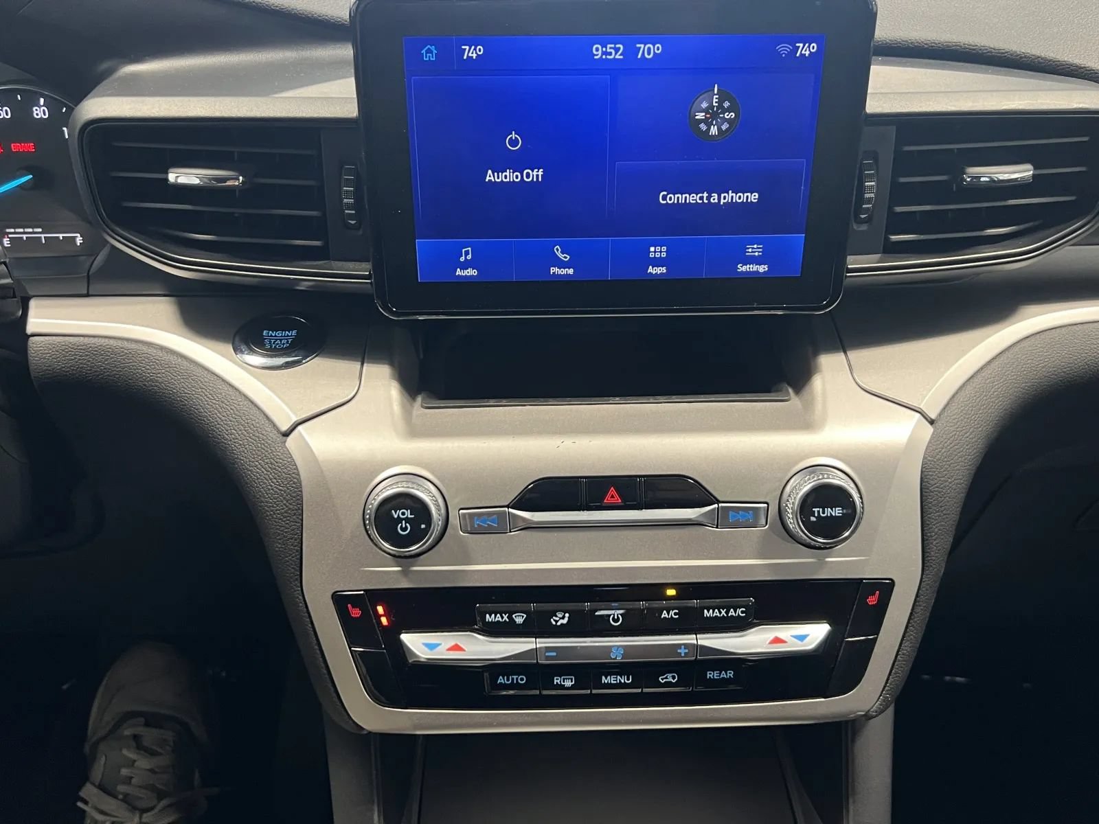 Used 2022 Ford Explorer XLT AWD/4WD image 17