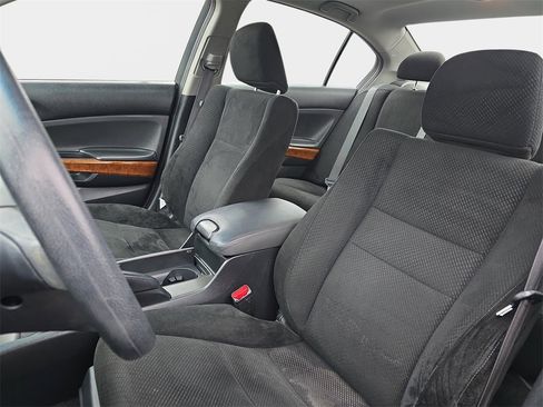 Used 2011 Honda Accord EX image 18