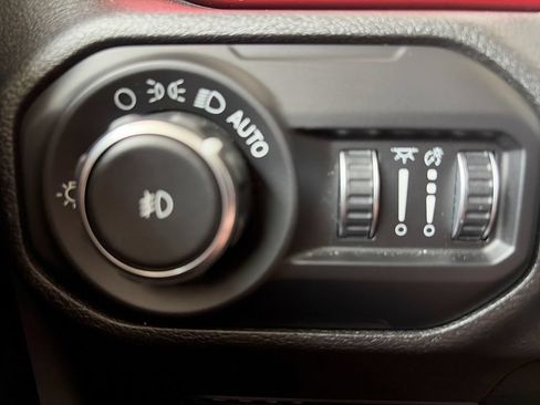 Used 2021 Jeep Wrangler Rubicon AWD/4WD image 18
