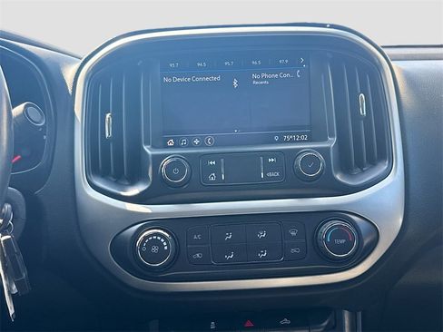 Used 2021 Chevrolet Colorado LT image 15