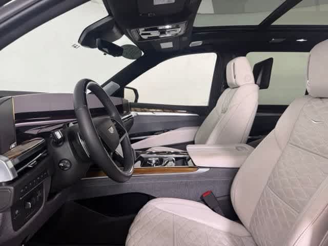 Used 2025 Cadillac Escalade Sport Platinum w/ LPO, Floor Liner Package AWD/4WD image 5