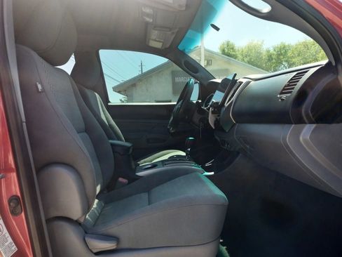 Used 2014 Toyota Tacoma PreRunner w/ SR5 Package RWD image 16