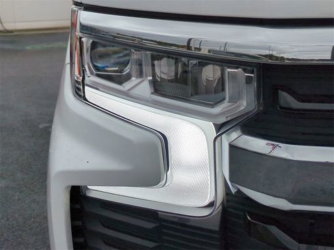 Used 2025 Chevrolet Silverado 1500 LT image 10