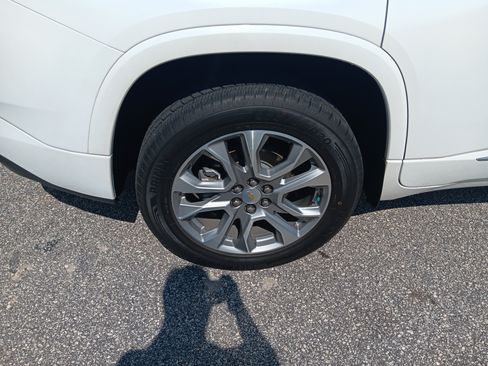 Used 2020 Chevrolet Traverse Premier AWD/4WD image 6