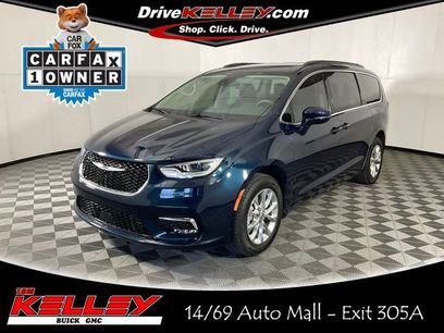 Used 2022 Chrysler Pacifica Touring-L