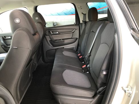 Used 2017 Chevrolet Traverse LT w/ LPO, 'HIT The Road' Package AWD/4WD image 12