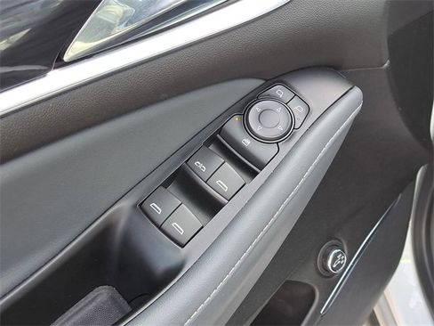 Used 2023 Buick Enclave Essence image 17