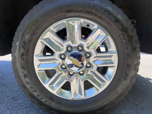 Used 2024 Chevrolet Silverado 2500 High Country w/ Technology Package AWD/4WD image 47