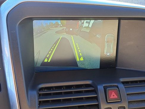 Used 2016 Volvo XC60 T6 Platinum w/ Climate Package image 23