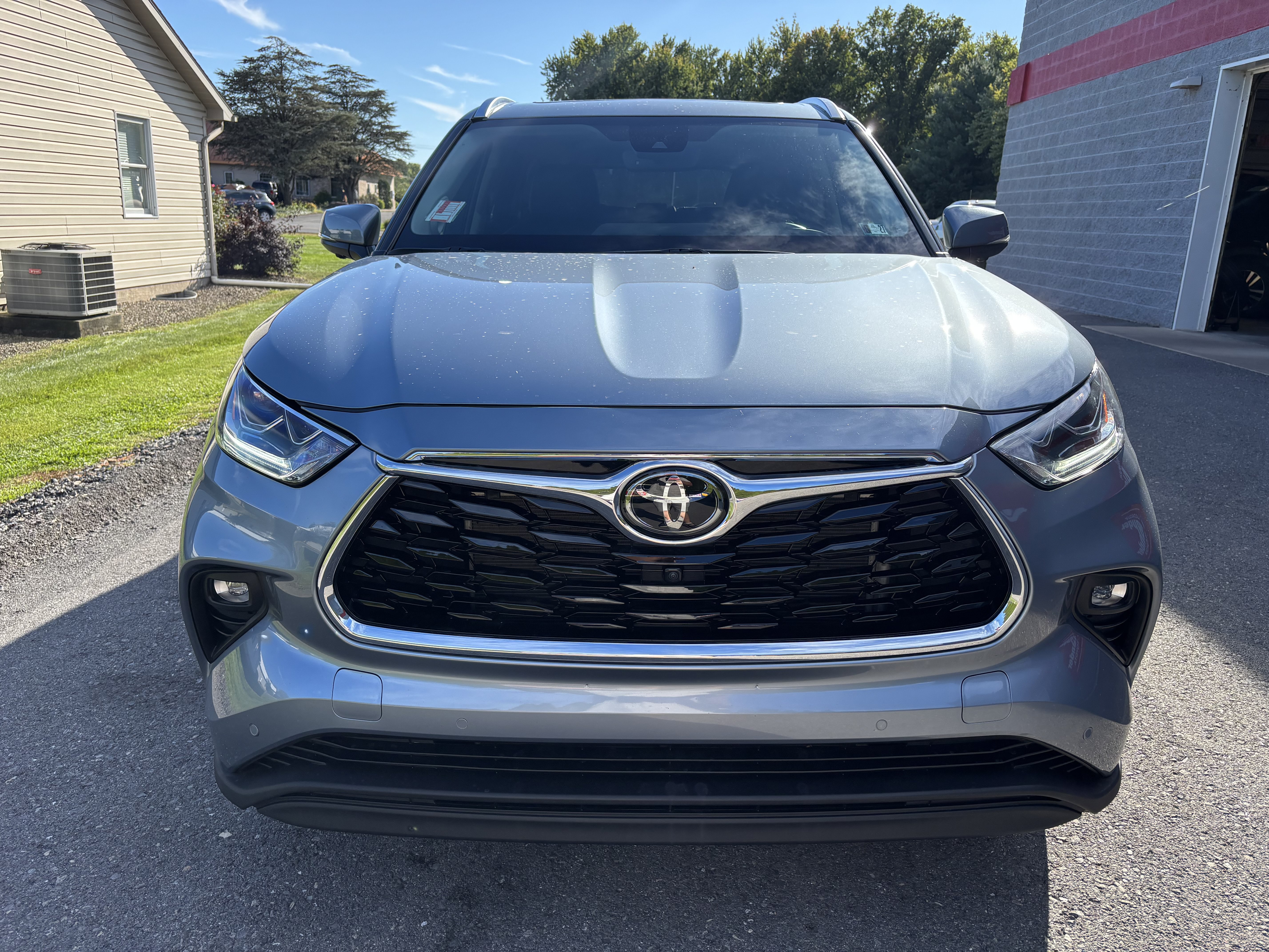 Used 2024 Toyota Highlander Limited AWD/4WD image 9