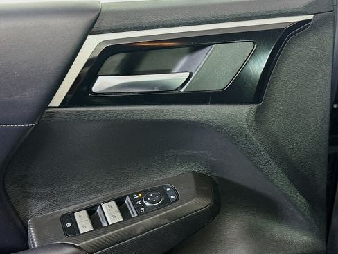 Used 2024 Mitsubishi Outlander SE FWD image 15