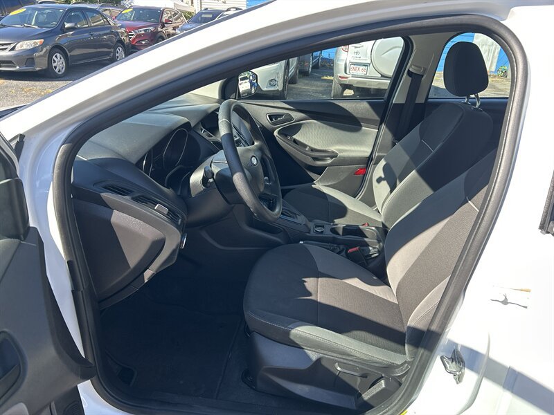 Used 2014 Ford Focus S FWD image 9