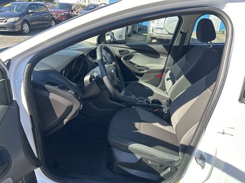 Used 2014 Ford Focus S FWD image 9