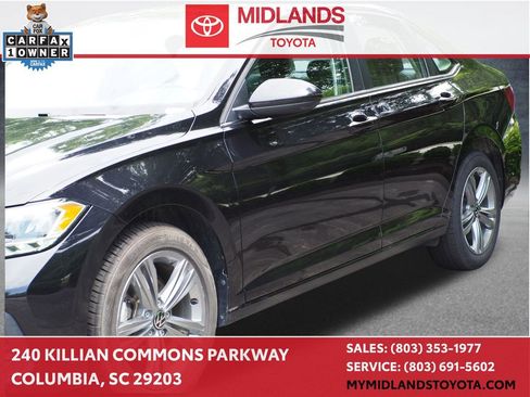 Used 2024 Volkswagen Jetta SE FWD image 1
