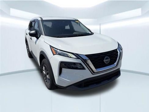 Used 2023 Nissan Rogue S FWD image 4