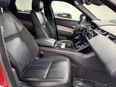 Used 2019 Land Rover Range Rover Velar R-Dynamic SE image 23