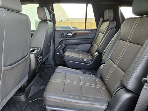 Used 2025 Chevrolet Tahoe High Country image 14