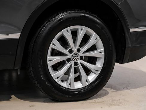 Used 2018 Volkswagen Tiguan SE image 56