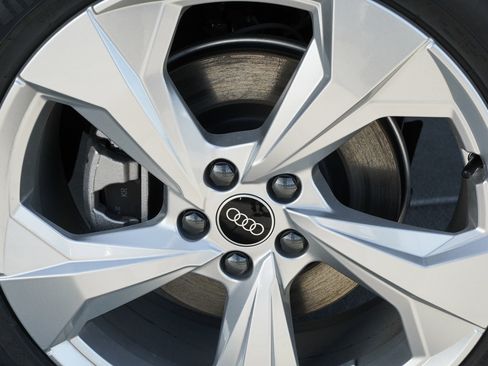 Certified 2025 Audi Q5 2.0T Premium Plus w/ Premium Plus Package image 30