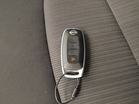 Used 2025 Nissan Sentra SV image 32