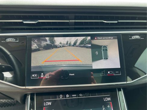Used 2022 Audi Q8 Premium Plus AWD/4WD image 16