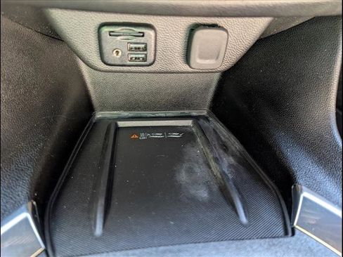 Used 2023 Chevrolet Traverse Premier image 17