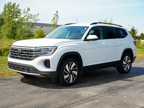 Certified 2024 Volkswagen Atlas SE image 5