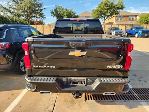 Used 2023 Chevrolet Silverado 1500 High Country w/ Technology Package AWD/4WD image 5