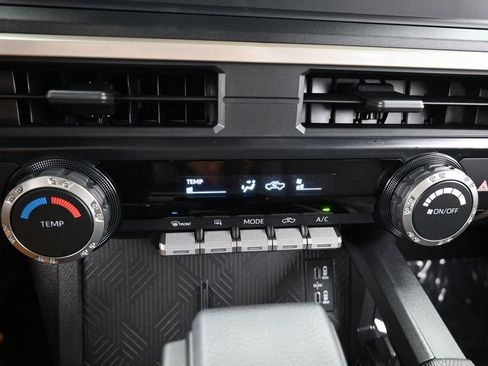 Used 2024 Toyota Tacoma SR AWD/4WD image 23