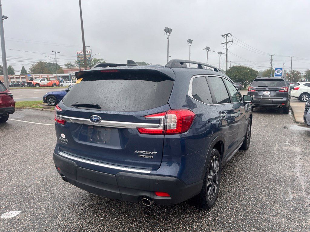 Used 2025 Subaru Ascent Touring AWD/4WD image 4